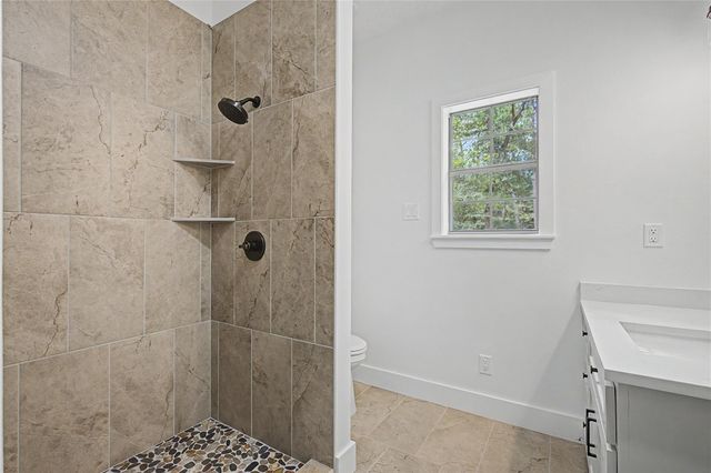 83 Dahlia Road, Huntsville, TX 77320