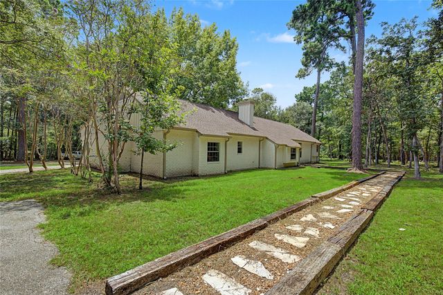 83 Dahlia Road, Huntsville, TX 77320