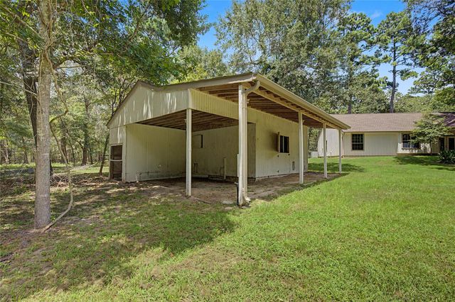 83 Dahlia Road, Huntsville, TX 77320