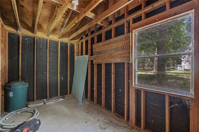 83 Dahlia Road, Huntsville, TX 77320