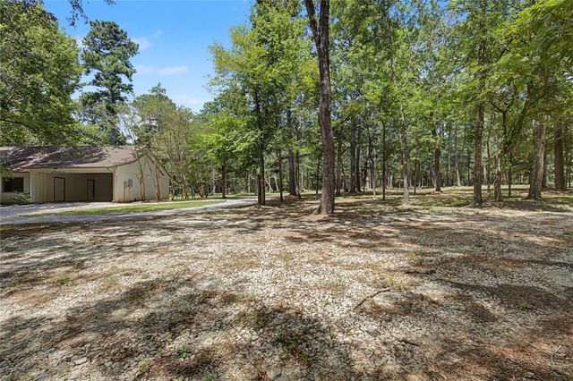 83 Dahlia Road, Huntsville, TX 77320