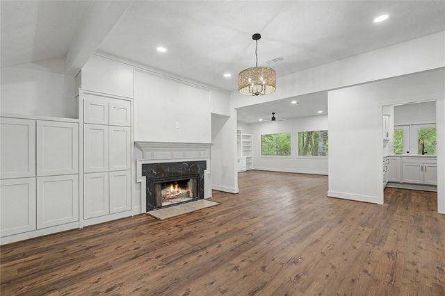 83 Dahlia Road, Huntsville, TX 77320
