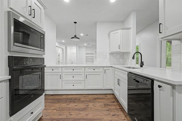 83 Dahlia Road, Huntsville, TX 77320