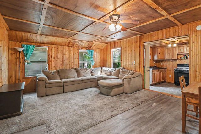 114 S 180th Avenue, Hesperia, MI 49421