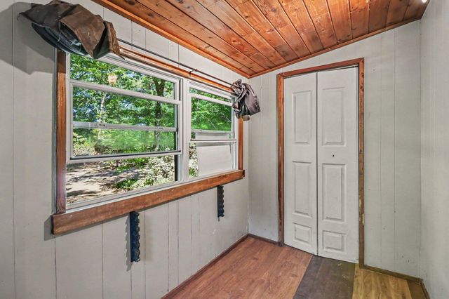 114 S 180th Avenue, Hesperia, MI 49421