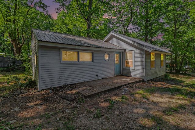 114 S 180th Avenue, Hesperia, MI 49421
