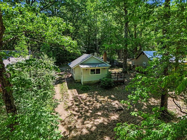 114 S 180th Avenue, Hesperia, MI 49421