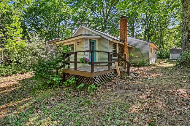 114 S 180th Avenue, Hesperia, MI 49421