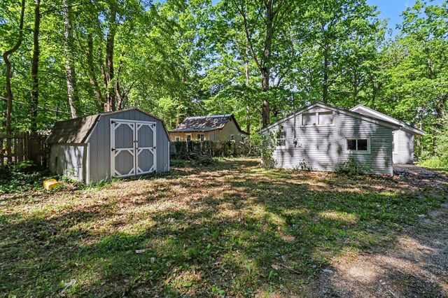 114 S 180th Avenue, Hesperia, MI 49421
