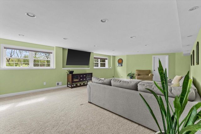 8225 Virginia CIRCLE, Wind Lake, WI 53185