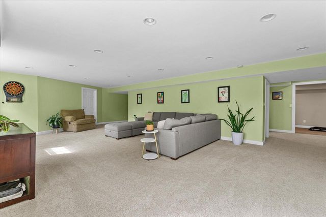 8225 Virginia CIRCLE, Wind Lake, WI 53185