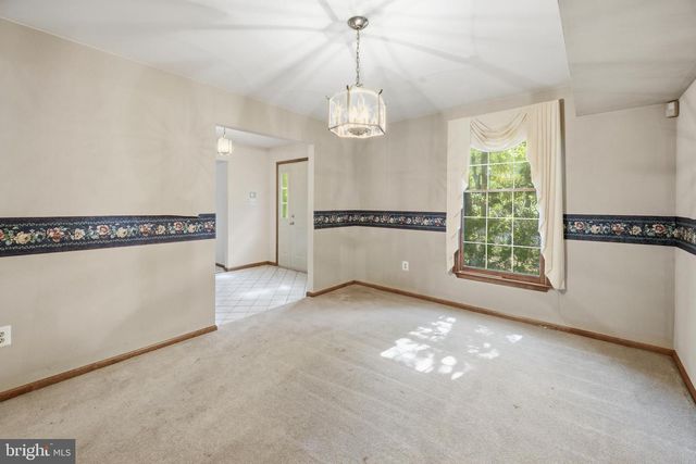 5 PRINCE ANDREW CT, Marlton, NJ 08053