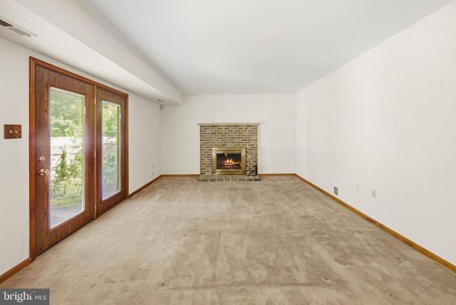 5 PRINCE ANDREW CT, Marlton, NJ 08053