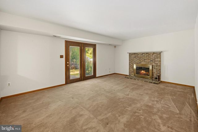 5 PRINCE ANDREW CT, Marlton, NJ 08053