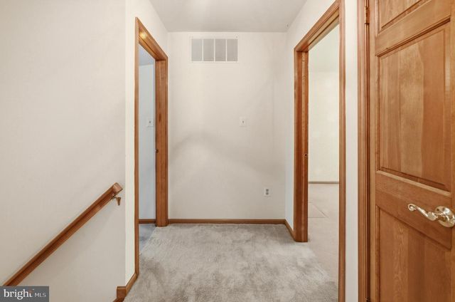 5 PRINCE ANDREW CT, Marlton, NJ 08053