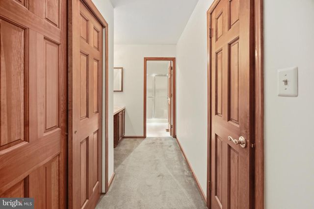 5 PRINCE ANDREW CT, Marlton, NJ 08053