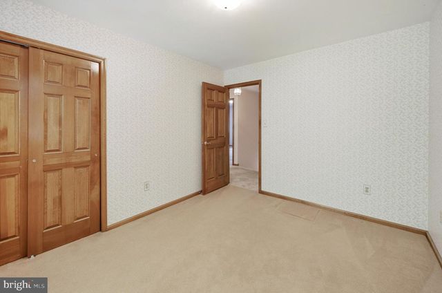 5 PRINCE ANDREW CT, Marlton, NJ 08053