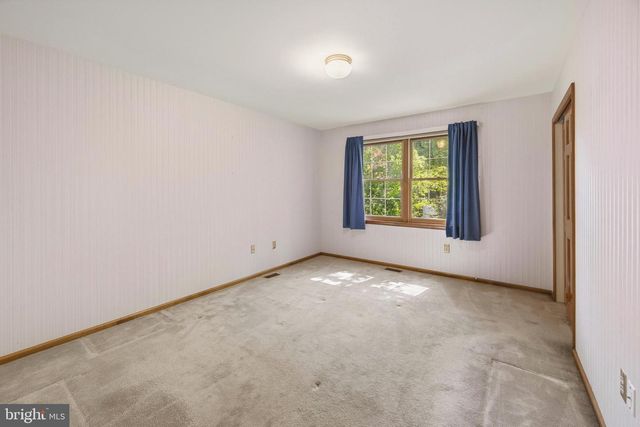 5 PRINCE ANDREW CT, Marlton, NJ 08053