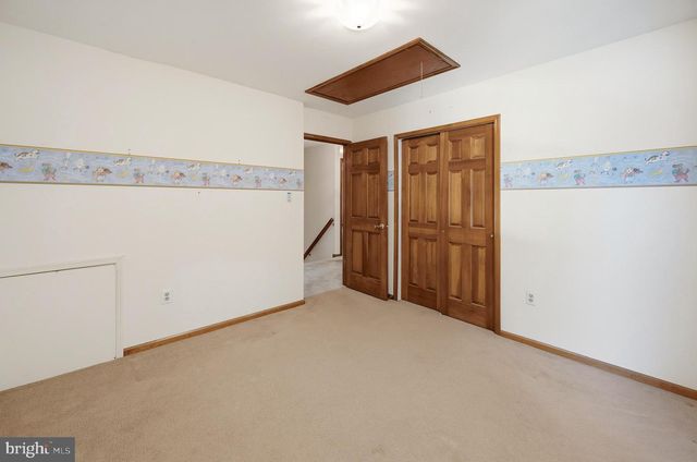 5 PRINCE ANDREW CT, Marlton, NJ 08053