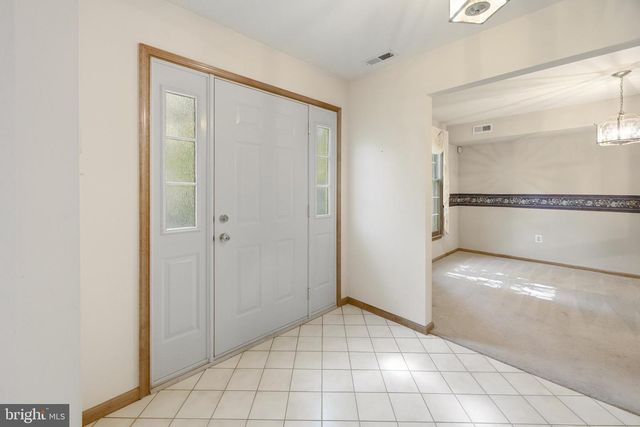 5 PRINCE ANDREW CT, Marlton, NJ 08053