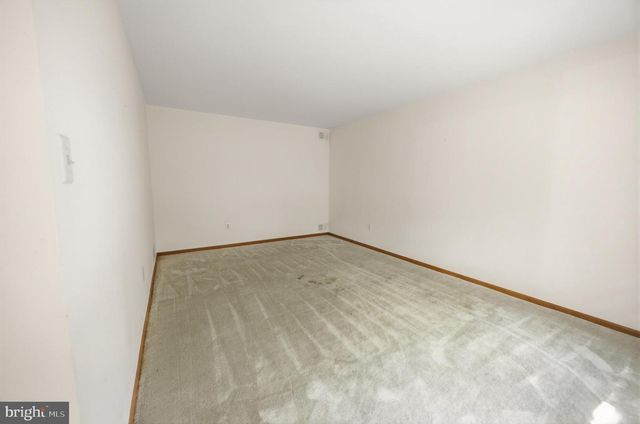 5 PRINCE ANDREW CT, Marlton, NJ 08053