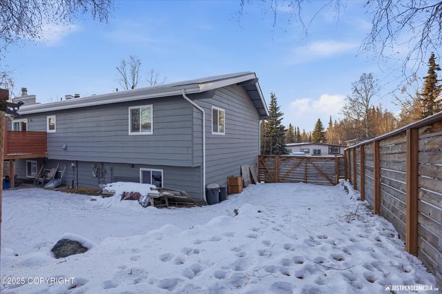 13141 Nora Drive, Anchorage, AK 99515