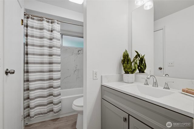 25810 129th Place SE, Kent, WA 98030