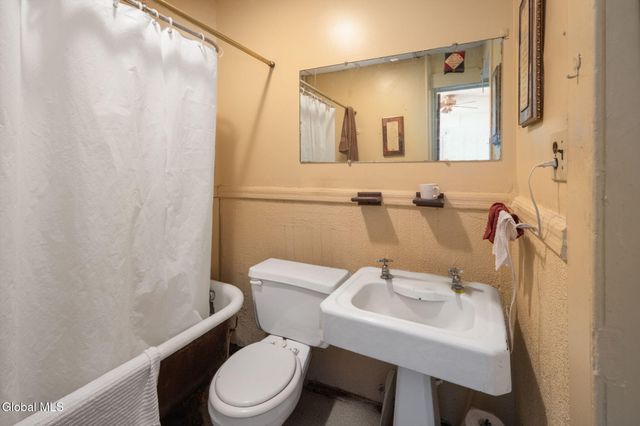 128 Hamilton Street, Albany, NY 12207