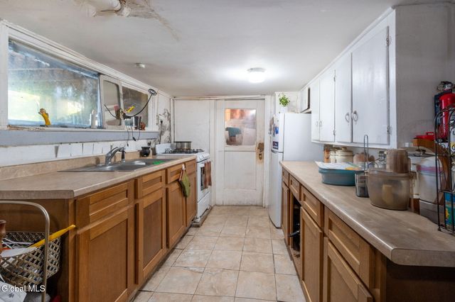 128 Hamilton Street, Albany, NY 12207