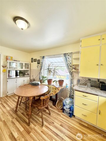 12 Dewberry Avenue W, Omak, WA 98841