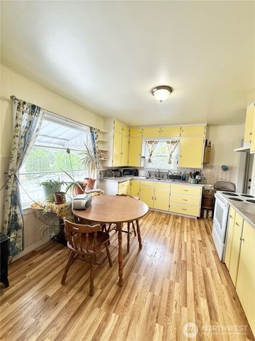 12 Dewberry Avenue W, Omak, WA 98841