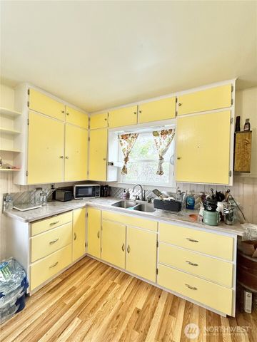 12 Dewberry Avenue W, Omak, WA 98841