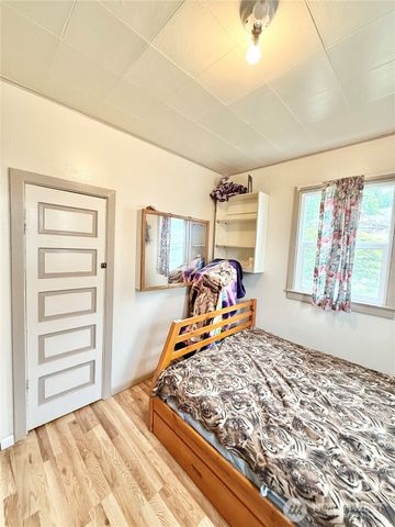 12 Dewberry Avenue W, Omak, WA 98841