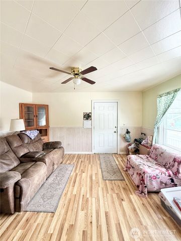 12 Dewberry Avenue W, Omak, WA 98841