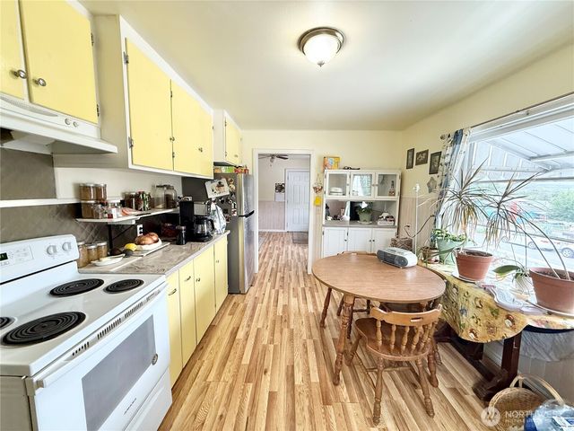 12 Dewberry Avenue W, Omak, WA 98841