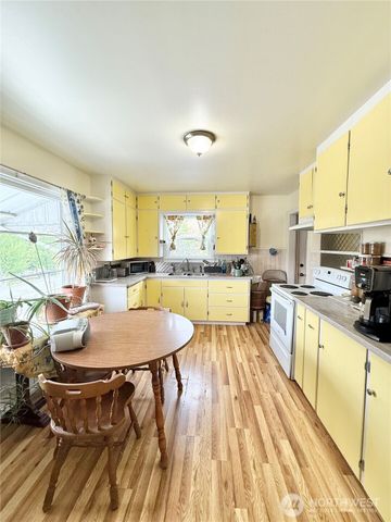 12 Dewberry Avenue W, Omak, WA 98841