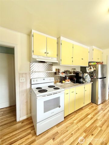 12 Dewberry Avenue W, Omak, WA 98841