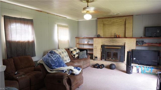 39 Pollux CIR W, Portsmouth, VA 23701