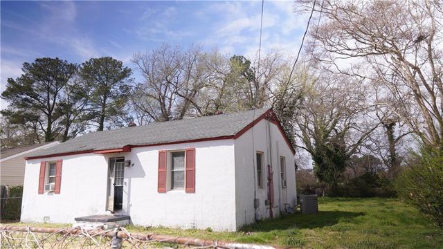 39 Pollux CIR W, Portsmouth, VA 23701