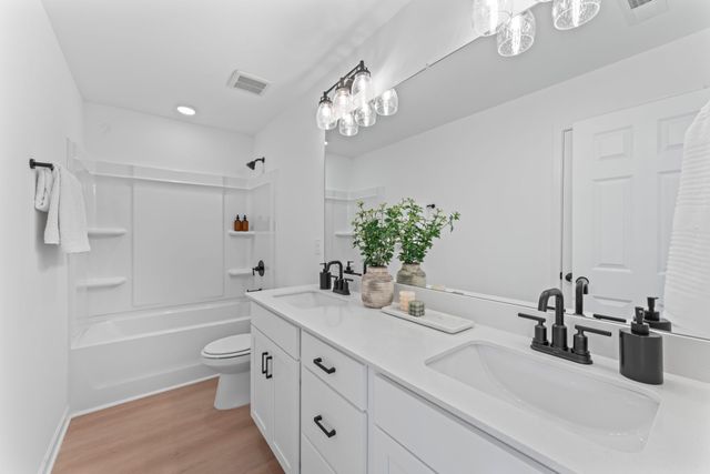 2958 Peaceful Valley Drive, Columbia, TN 38401