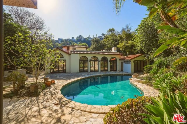 1260 Roscomare Road, Los Angeles, CA 90077