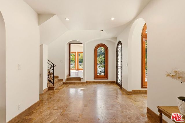 1260 Roscomare Road, Los Angeles, CA 90077