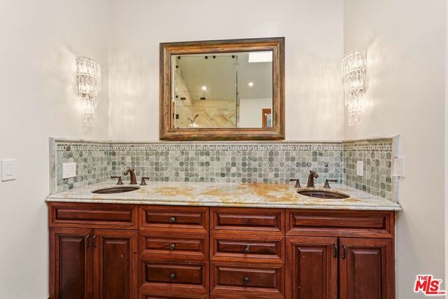 1260 Roscomare Road, Los Angeles, CA 90077