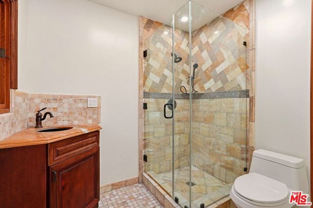 1260 Roscomare Road, Los Angeles, CA 90077