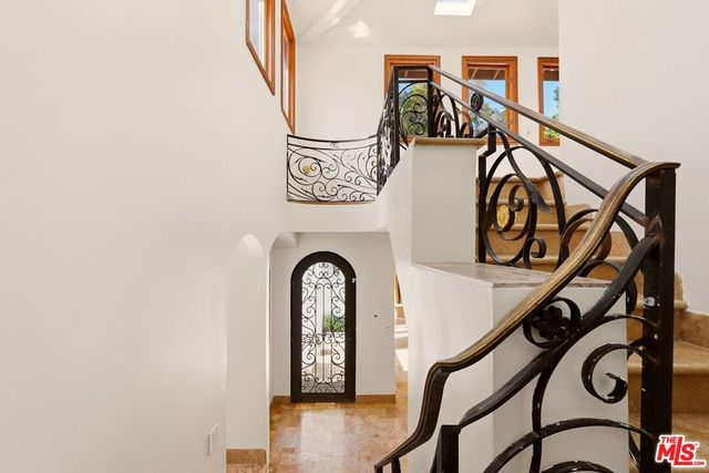 1260 Roscomare Road, Los Angeles, CA 90077
