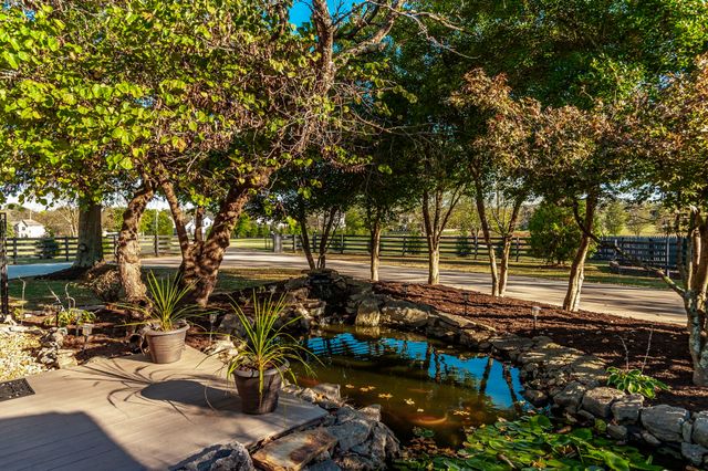 1745 Saundersville Rd, Hendersonville, TN 37075