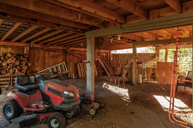 1745 Saundersville Rd, Hendersonville, TN 37075