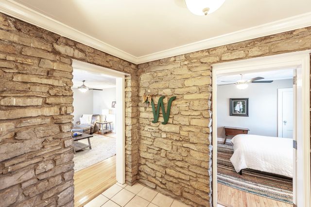 1745 Saundersville Rd, Hendersonville, TN 37075