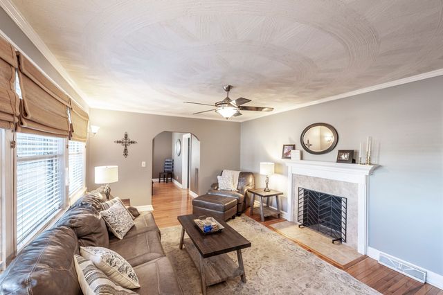 1745 Saundersville Rd, Hendersonville, TN 37075