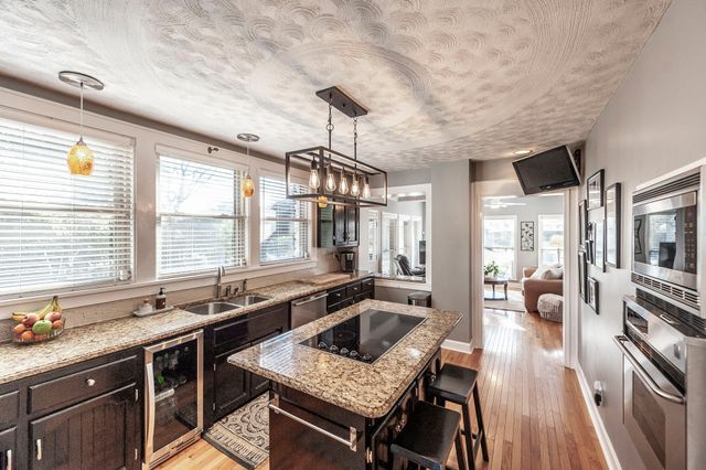 1745 Saundersville Rd, Hendersonville, TN 37075